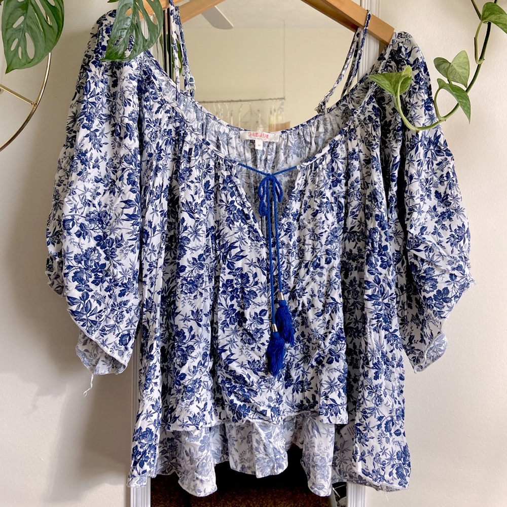 Cold Shoulder Flowy Boho Floral Navy Top Tassel